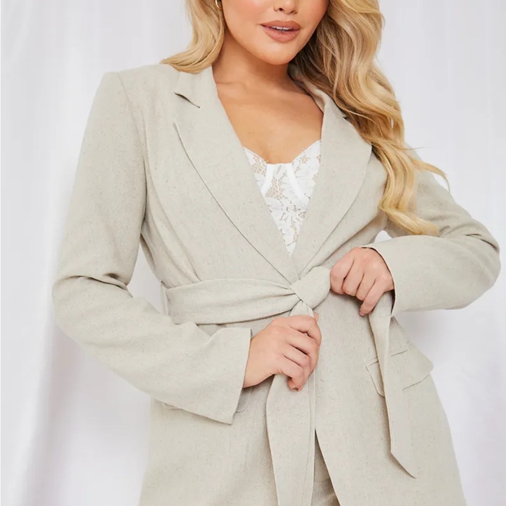 IN THE STYLE x PERRIE SIAN STONE TAILORED TIE FRONT BLAZER